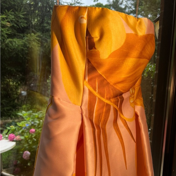 Dennis Basso Handmade in New York City Gown. New. - Picture 6 of 16